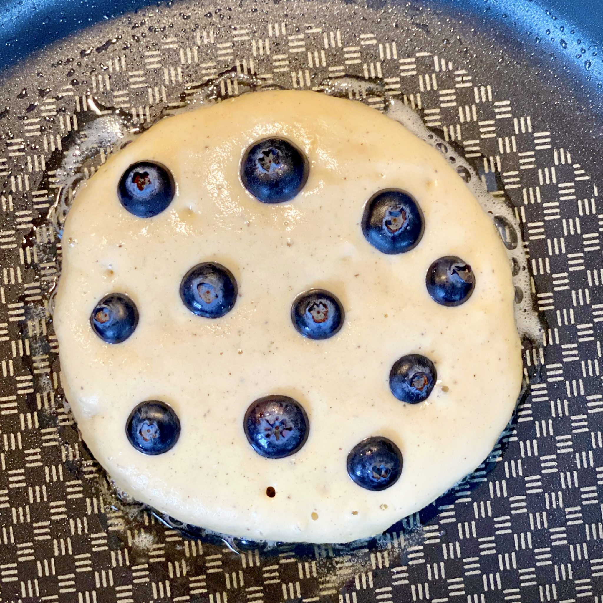 fluffy blueberry pancakes