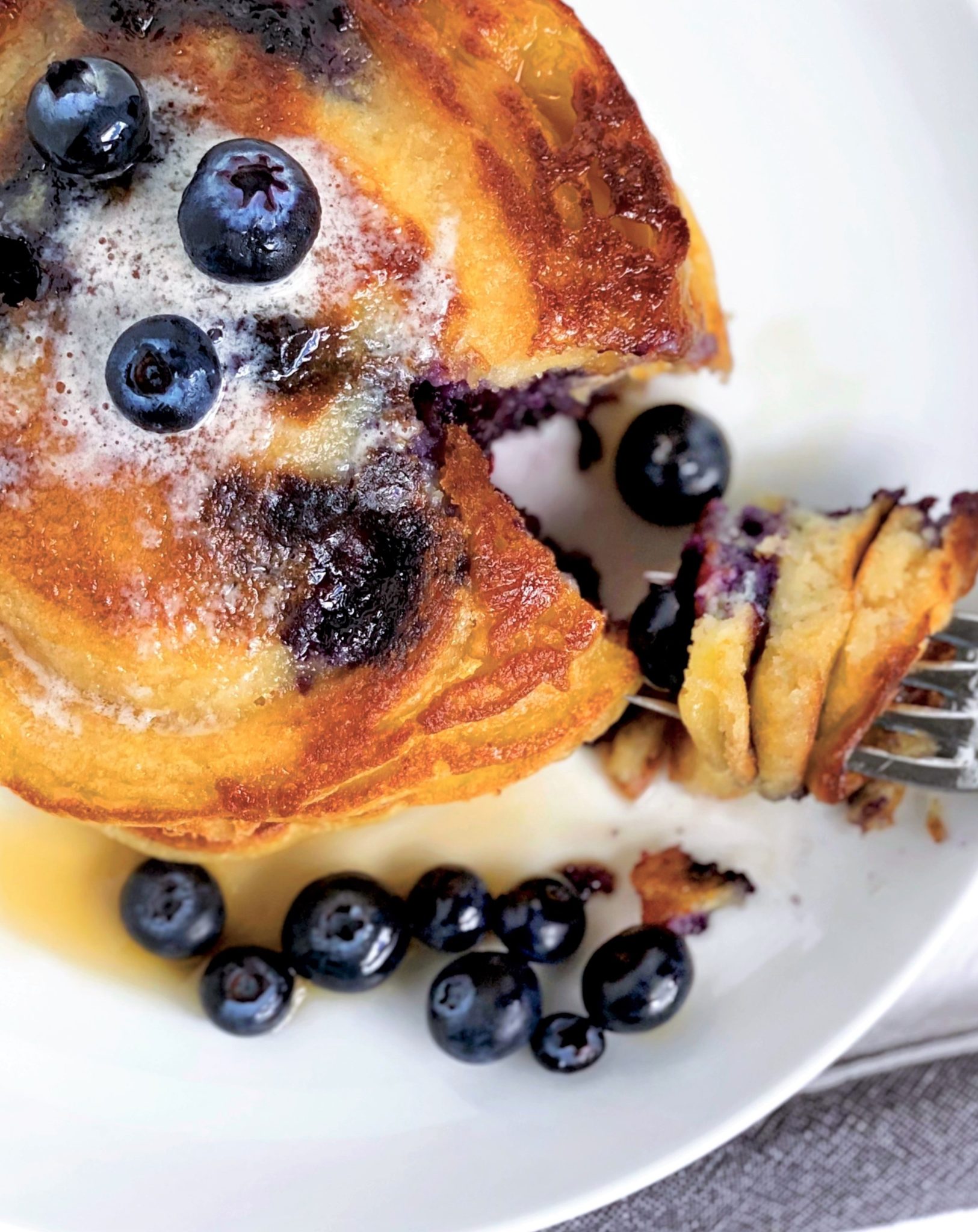 fluffy blueberry pancakes