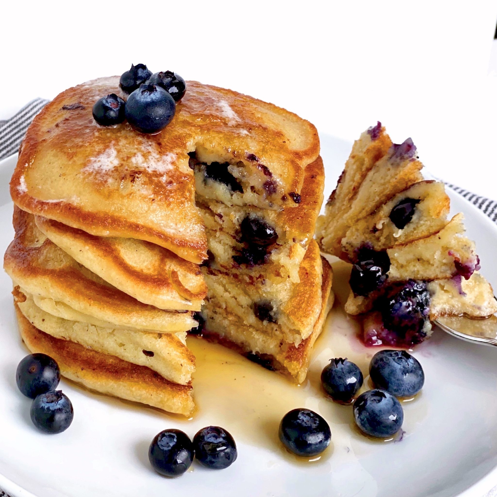 fluffy blueberry pancakes
