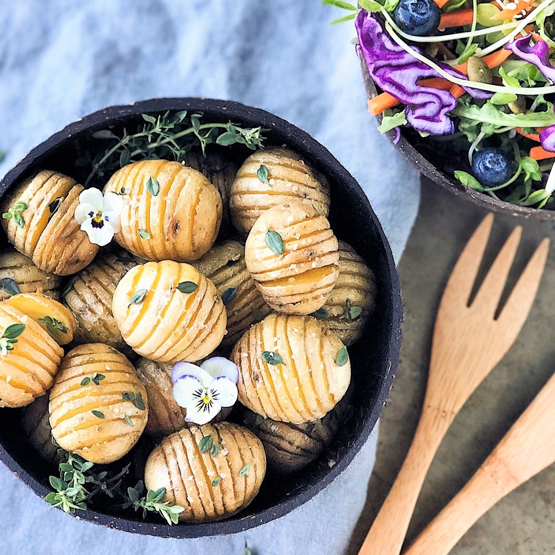 https://simpleplantbasedlife.com/wp-content/uploads/Baby-Hasselback-Potatoes-3.jpg