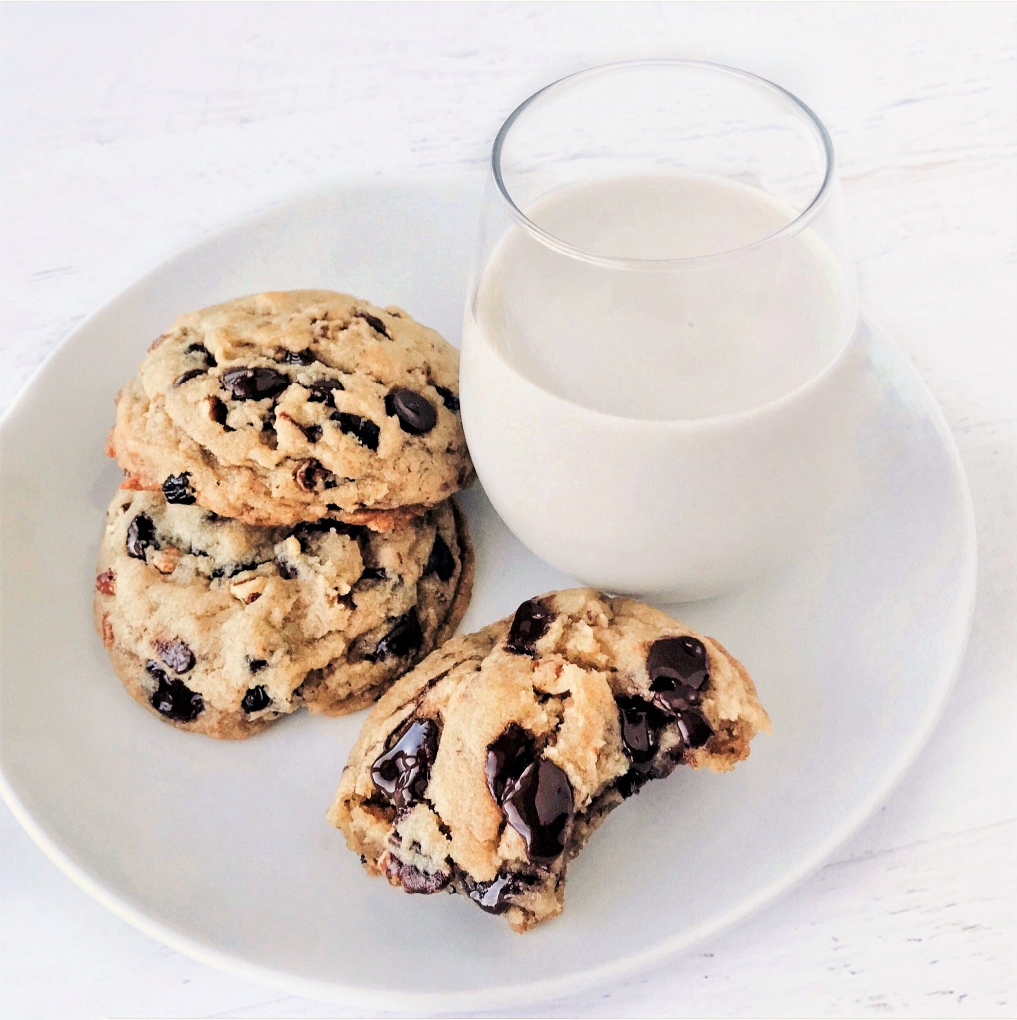 luscious chocolate chip cookies